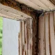Prečo pieskovanie nie je vhodné na renováciu drevených okien a dverí? | WoodRenova